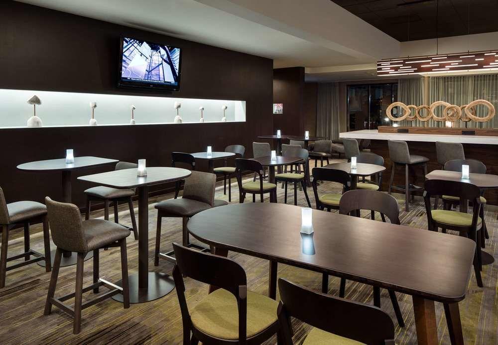 Courtyard By Marriott Phoenix Airport Exterior photo