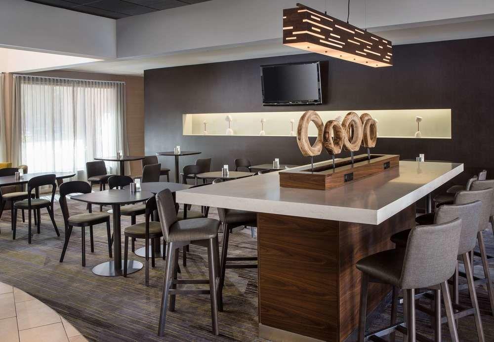 Courtyard By Marriott Phoenix Airport Exterior photo