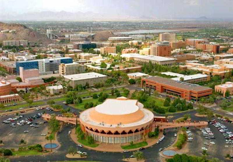 Courtyard By Marriott Phoenix Airport Exterior photo