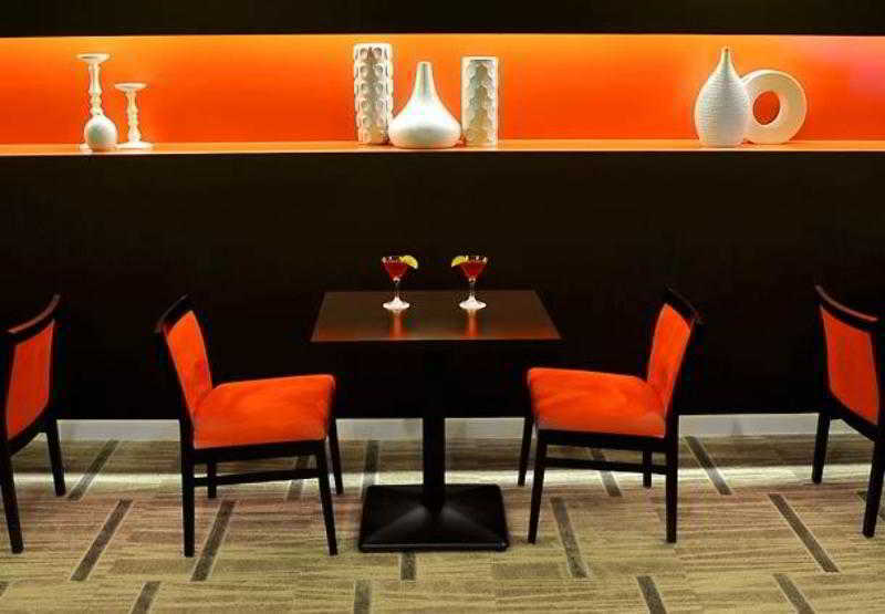 Courtyard By Marriott Phoenix Airport Exterior photo